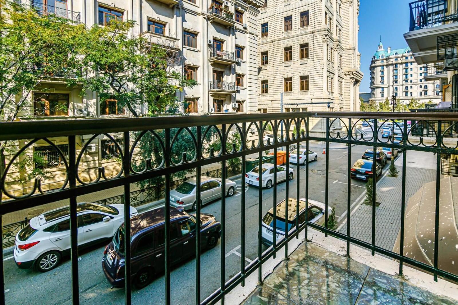 Azneft Square Deluxe Apartment Baku Exterior foto