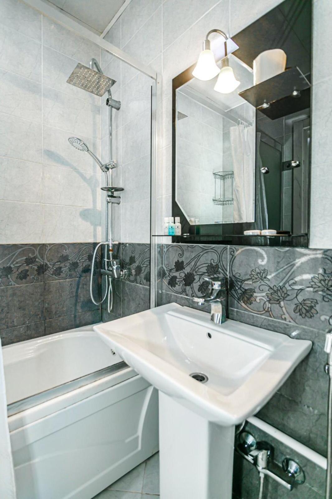 Azneft Square Deluxe Apartment Baku Exterior foto