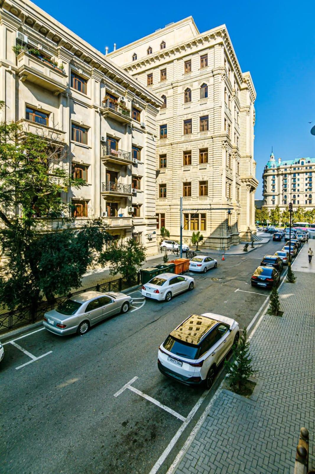 Azneft Square Deluxe Apartment Baku Exterior foto
